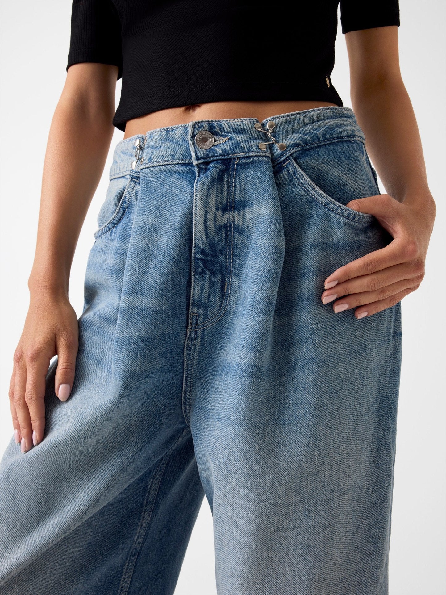ADJUSTABLE WIDE LEG
