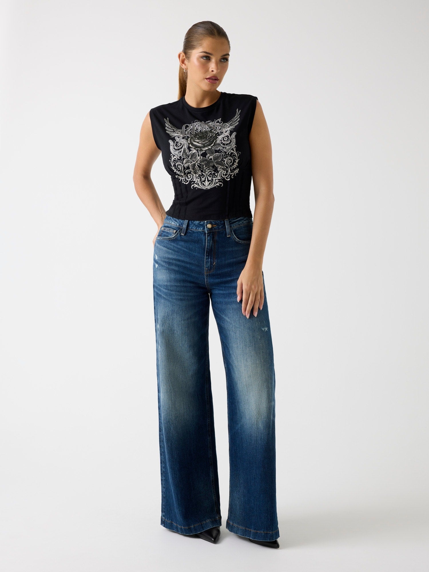 SL ROCKER ROSE CORSE – GUESS PANAMA | WEB OFICIAL