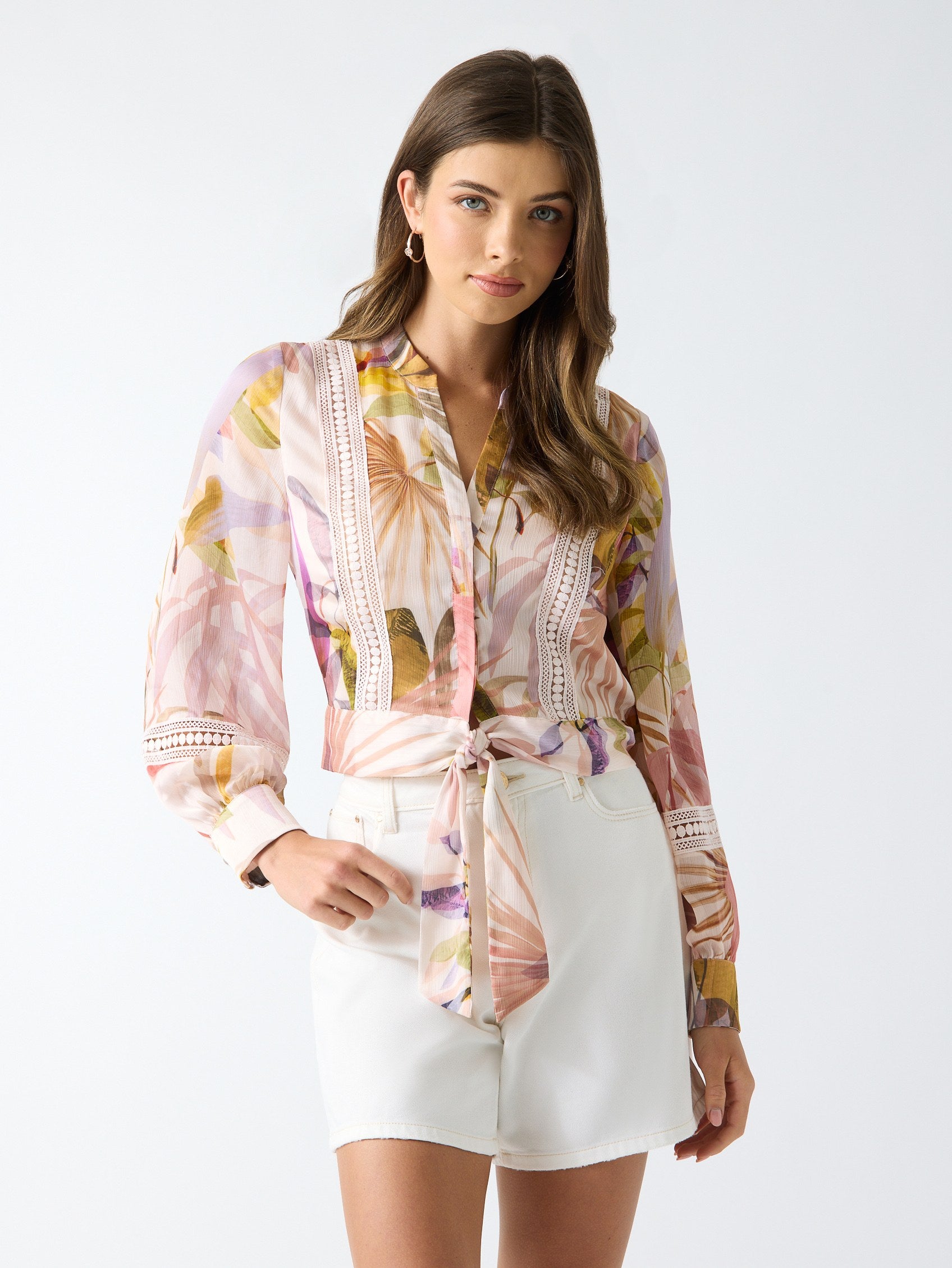 Nueva Colección de Blusas para Dama – GUESS PANAMA | WEB OFICIAL