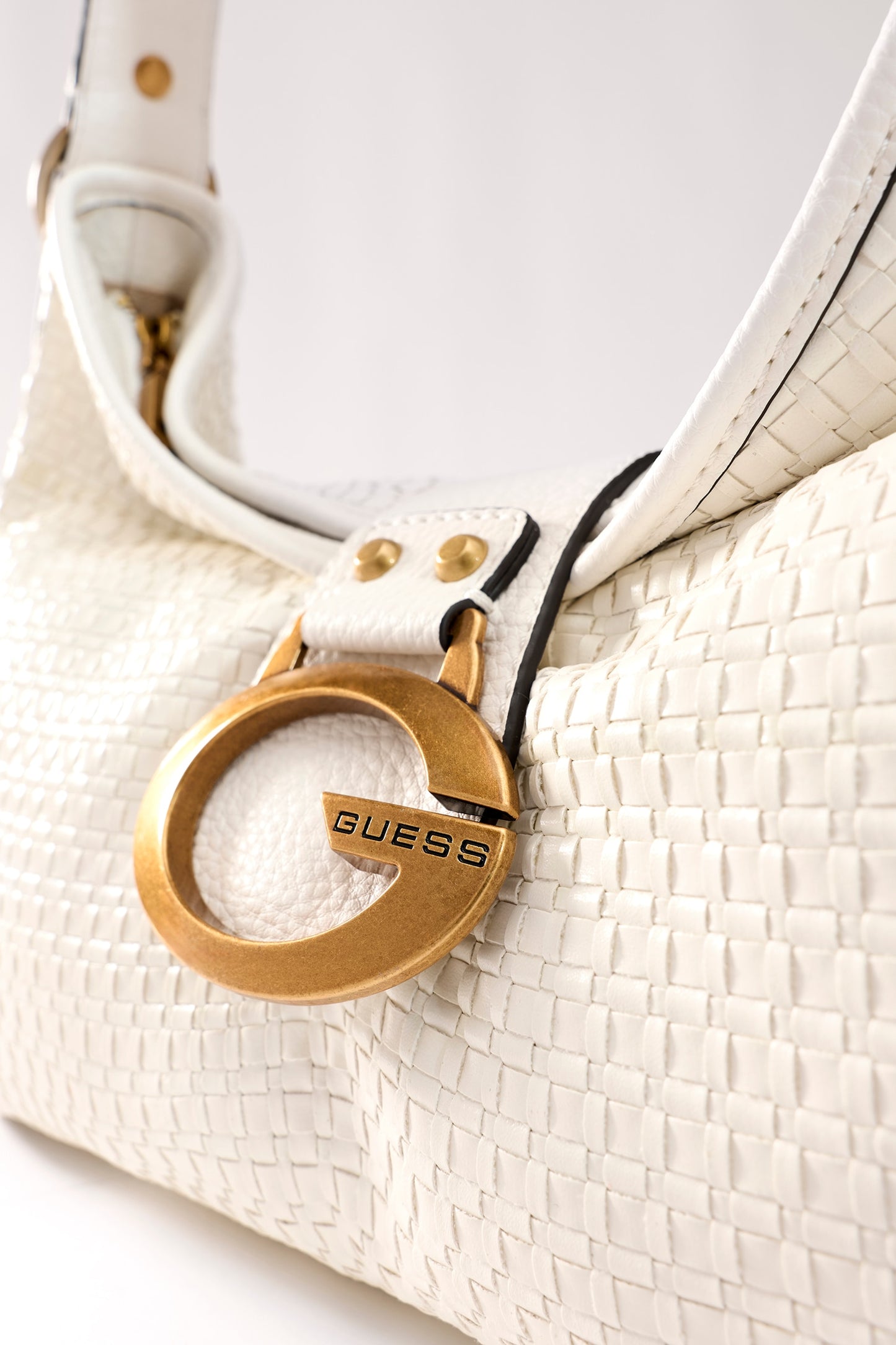 CAMDEN SHOULDER BAG