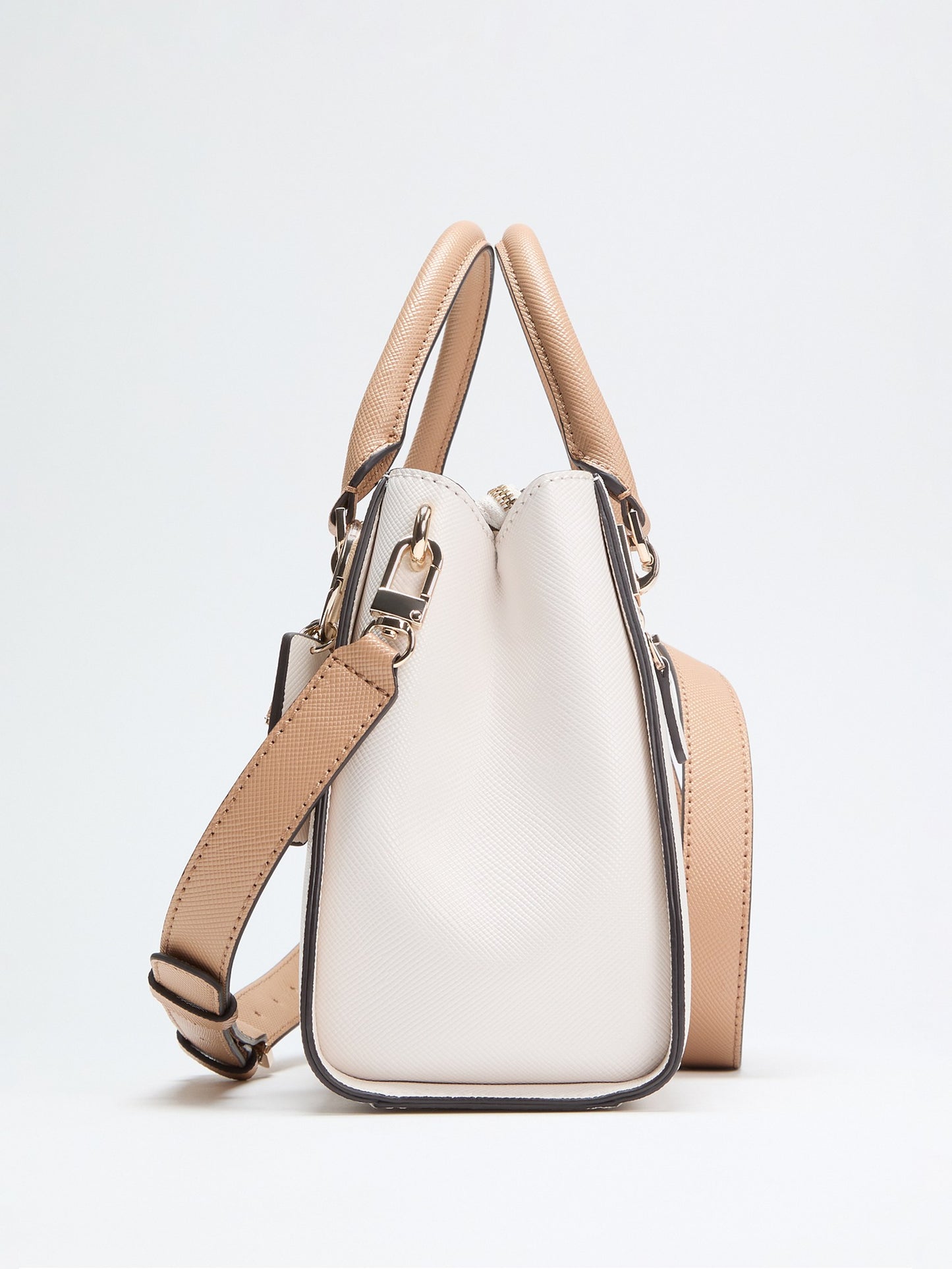 NOELLE II LUXURY SAT
