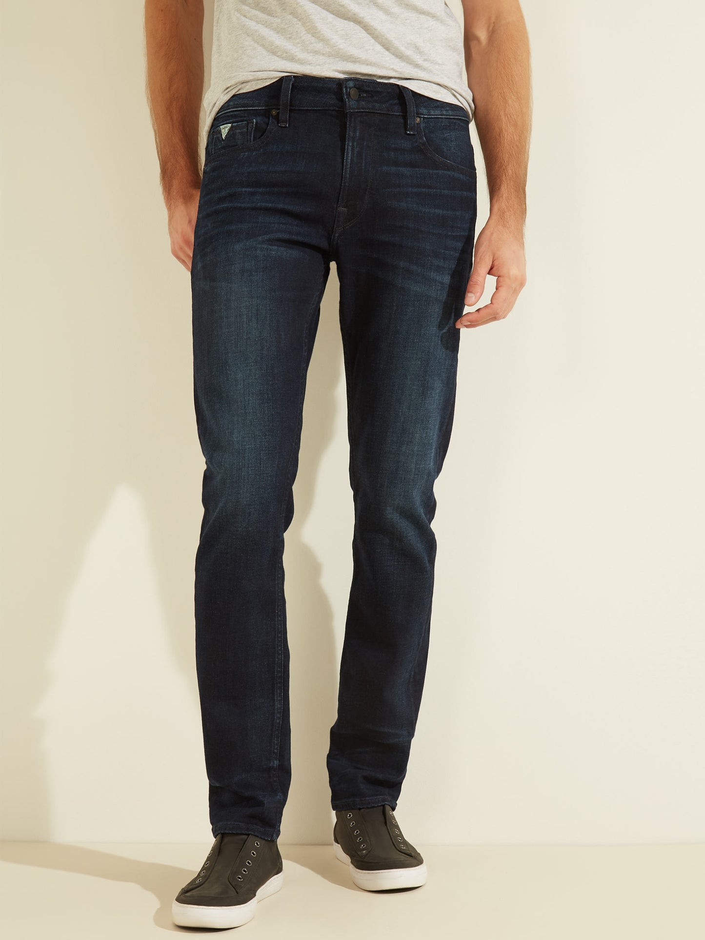 SLIM TAPERED BASIC